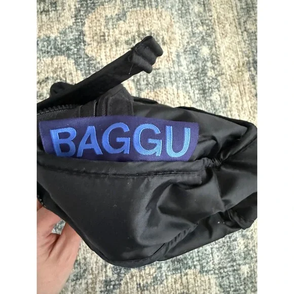 BAGGU Mini Nylon Shoulder Bag in Black Pristine Condition - Picture 6 of 7